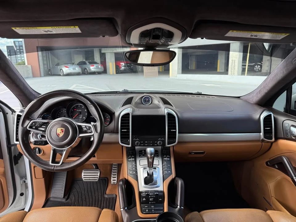 2017 Porsche 958 Cayenne - Image 10 of 16