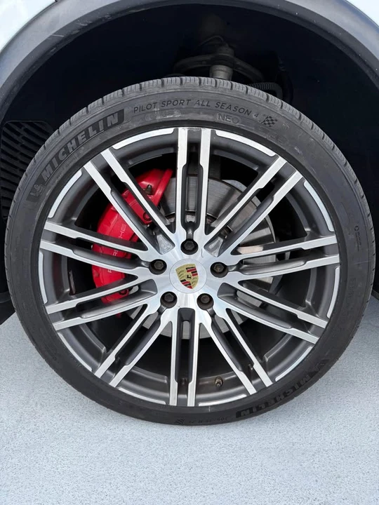 2017 Porsche 958 Cayenne - Image 13 of 16