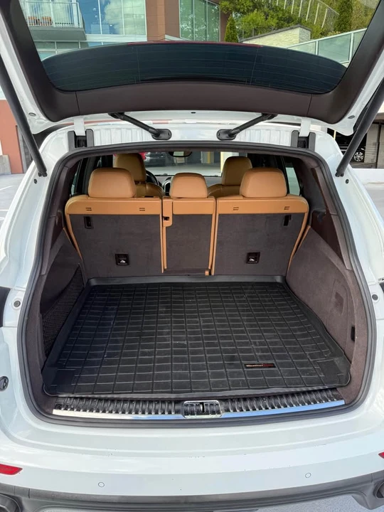 2017 Porsche 958 Cayenne - Image 12 of 16