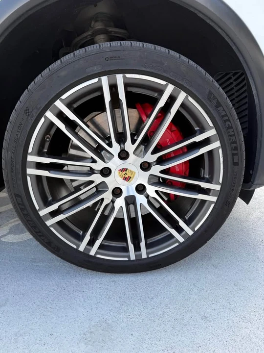 2017 Porsche 958 Cayenne - Image 14 of 16