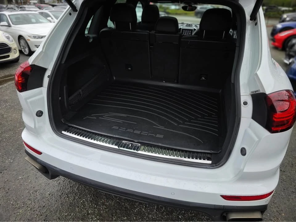 2017 Porsche 958 Cayenne - Image 12 of 14