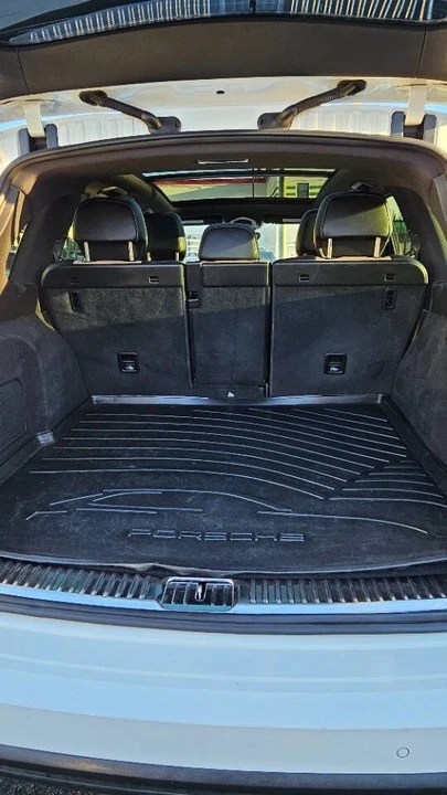 2017 Porsche 958 Cayenne - Image 8 of 17