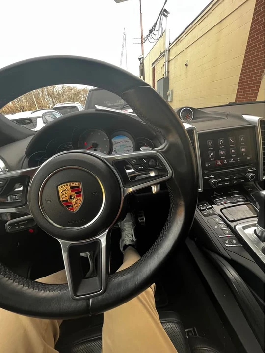 2017 Porsche 958 Cayenne S - Image 4 of 6