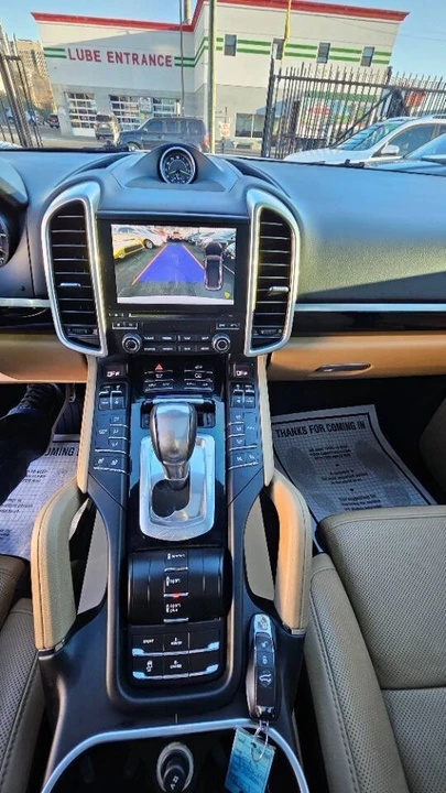 2017 Porsche 958 Cayenne - Image 13 of 17