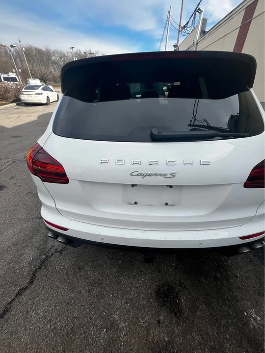 2017 Porsche 958 Cayenne S - Image 2 of 6