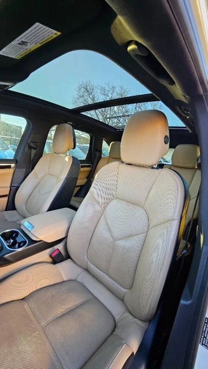 2017 Porsche 958 Cayenne - Image 12 of 17