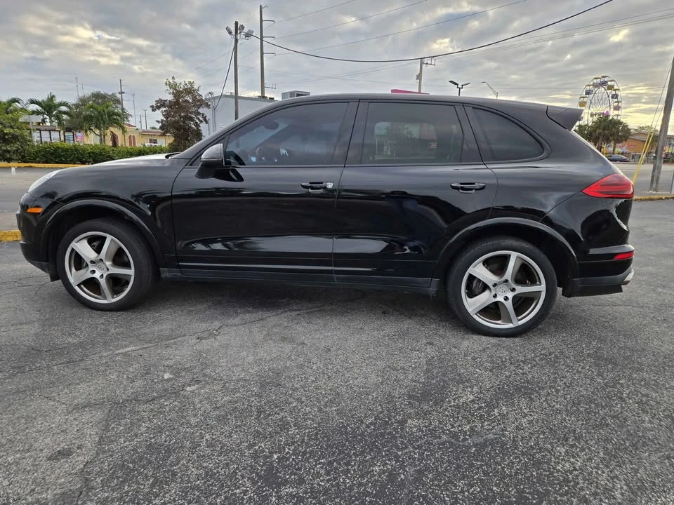 2017 Porsche 958 Cayenne - Image 8 of 12