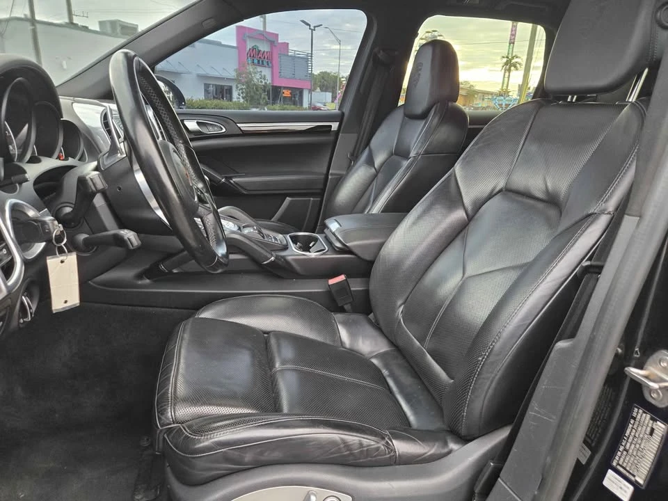 2017 Porsche 958 Cayenne - Image 10 of 12