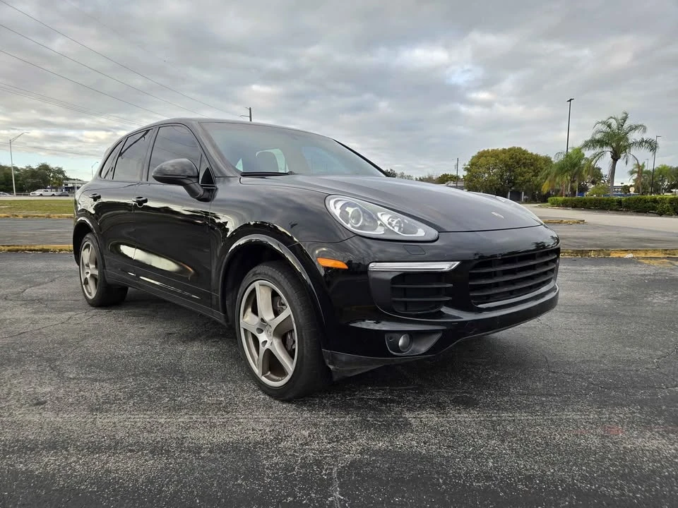 2017 Porsche 958 Cayenne - Image 4 of 12