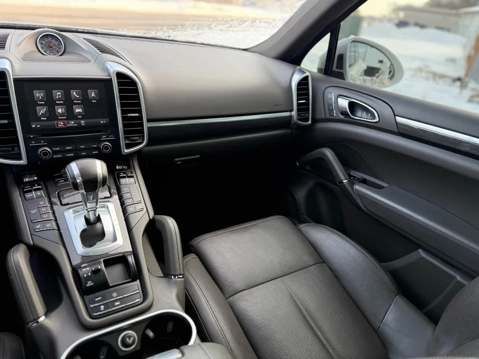 2017 Porsche 958 Cayenne S - Image 8 of 8