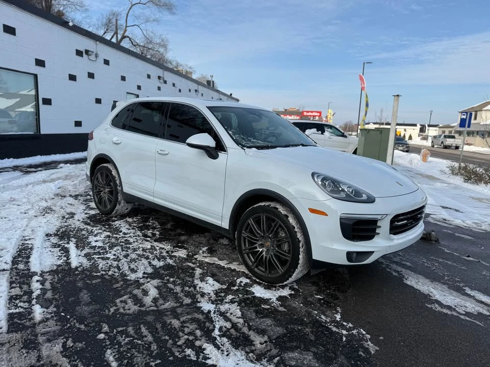 2017 Porsche 958 Cayenne S - Image 2 of 8