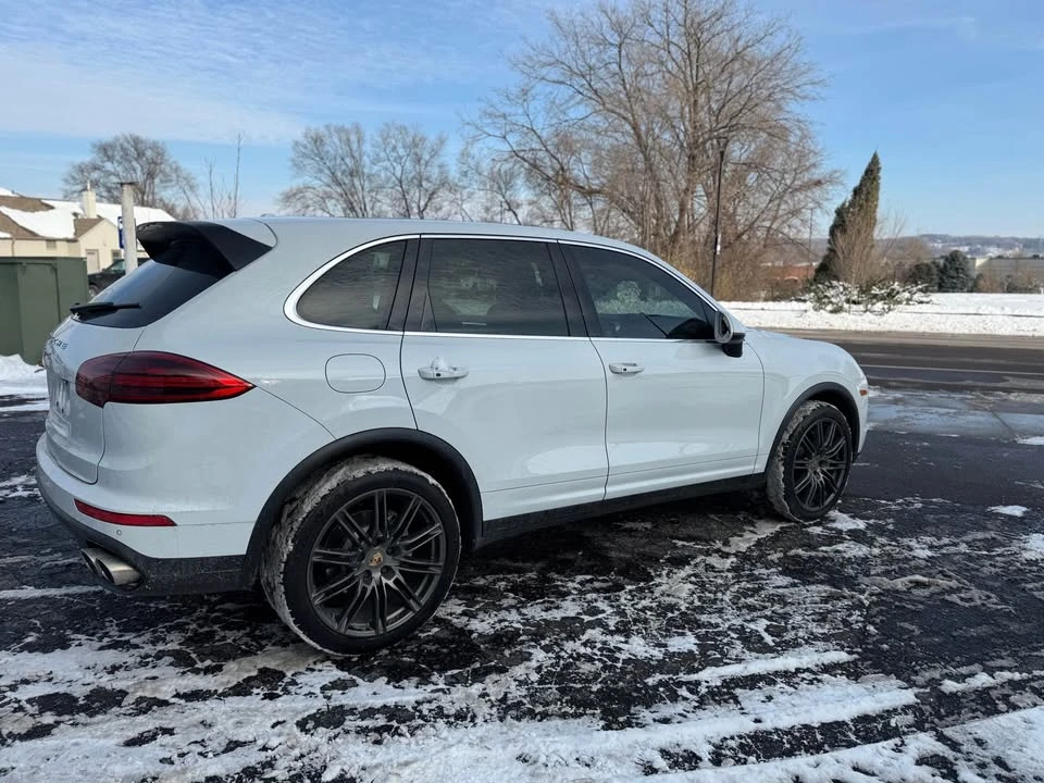 2017 Porsche 958 Cayenne S - Image 3 of 8
