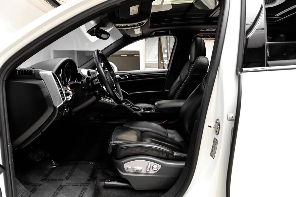 2017 Porsche 958 Cayenne - Image 4 of 19