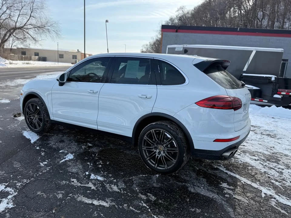 2017 Porsche 958 Cayenne S - Image 4 of 8