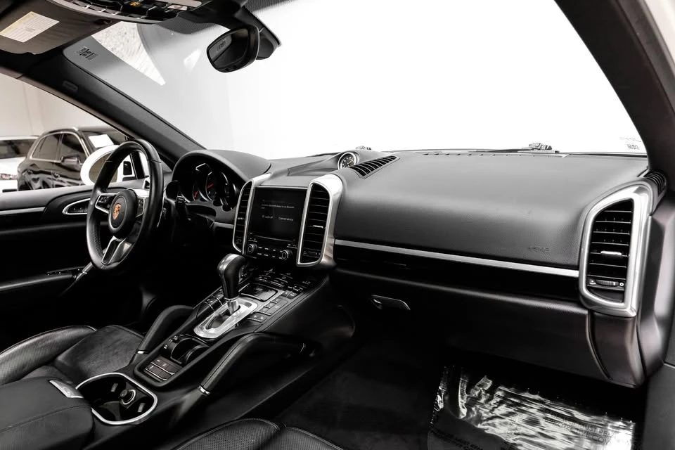 2017 Porsche 958 Cayenne - Image 14 of 19
