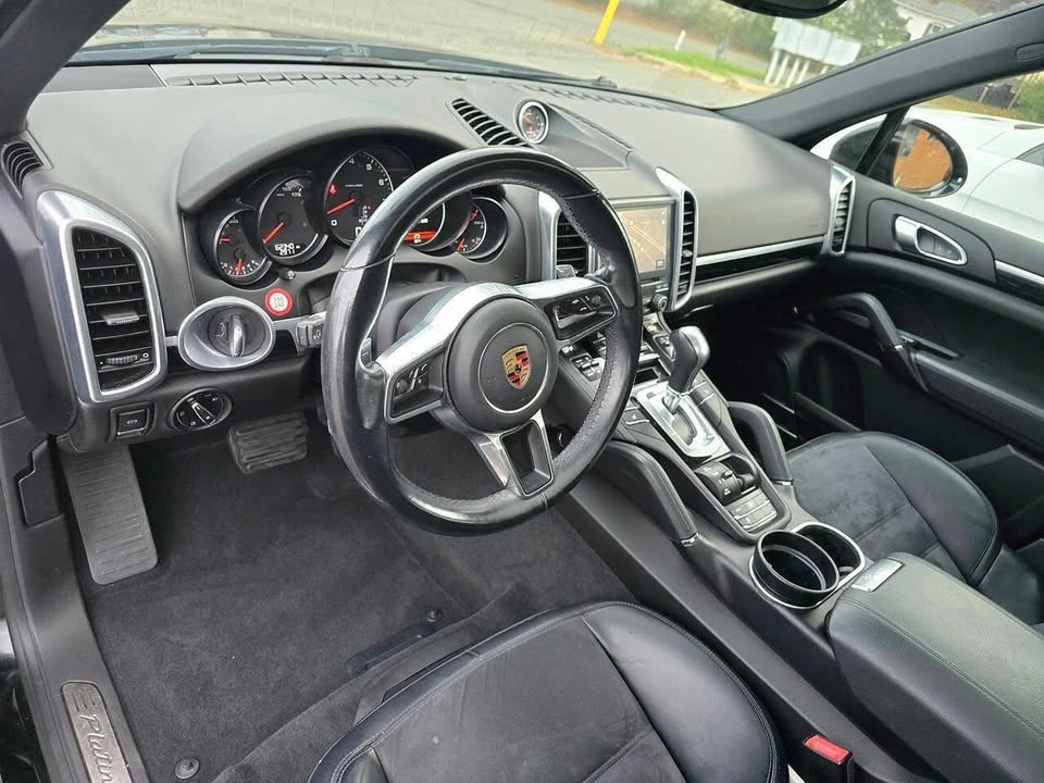 2017 Porsche 958 Cayenne - Image 6 of 11