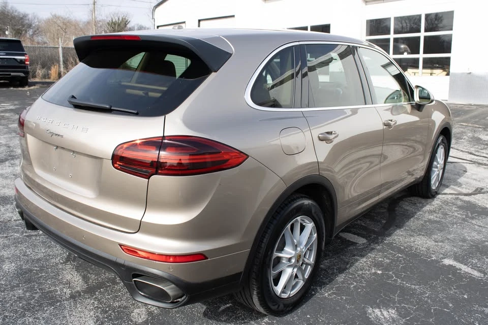 2017 Porsche 958 Cayenne - Image 4 of 20