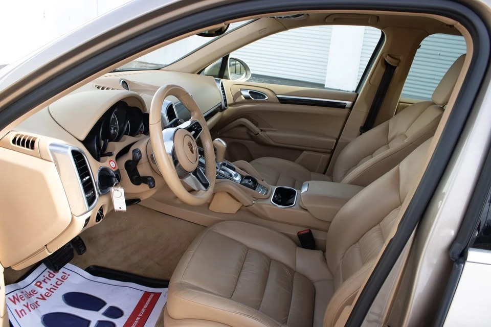 2017 Porsche 958 Cayenne - Image 8 of 20