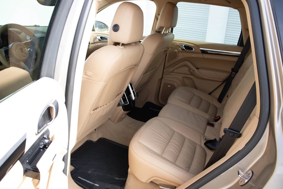 2017 Porsche 958 Cayenne - Image 11 of 20