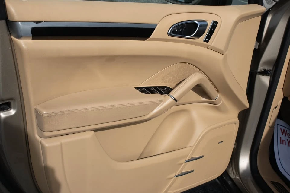 2017 Porsche 958 Cayenne - Image 9 of 20