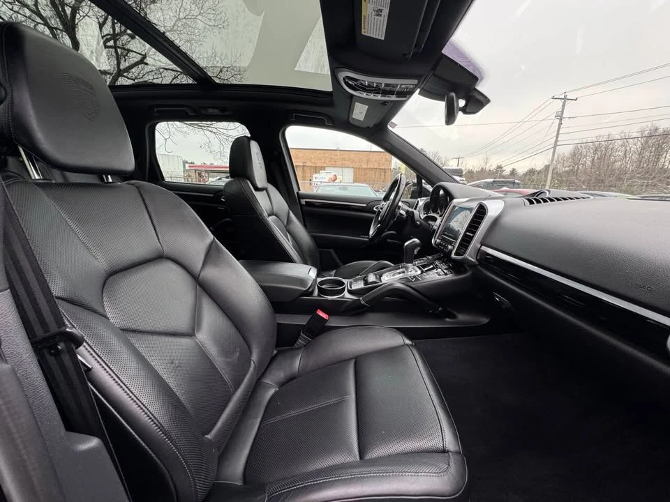 2017 Porsche 958 Cayenne - Image 13 of 19