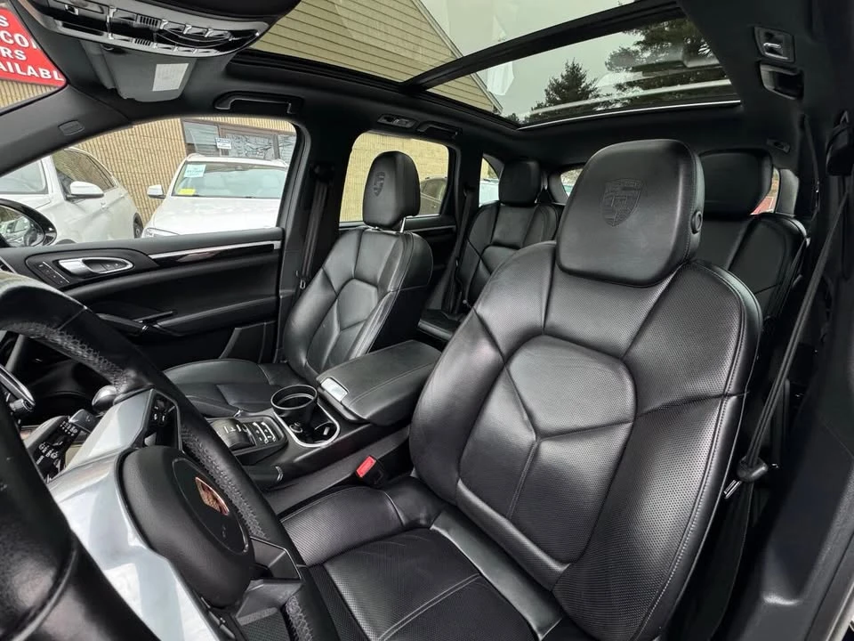 2017 Porsche 958 Cayenne - Image 9 of 19