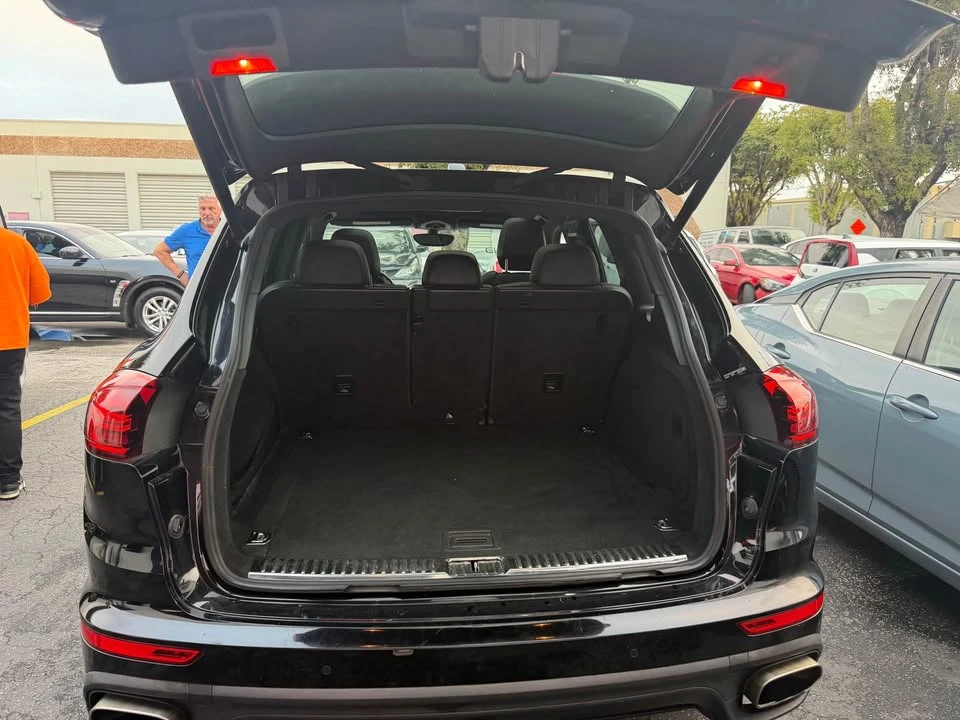 2017 Porsche 958 Cayenne - Image 4 of 8