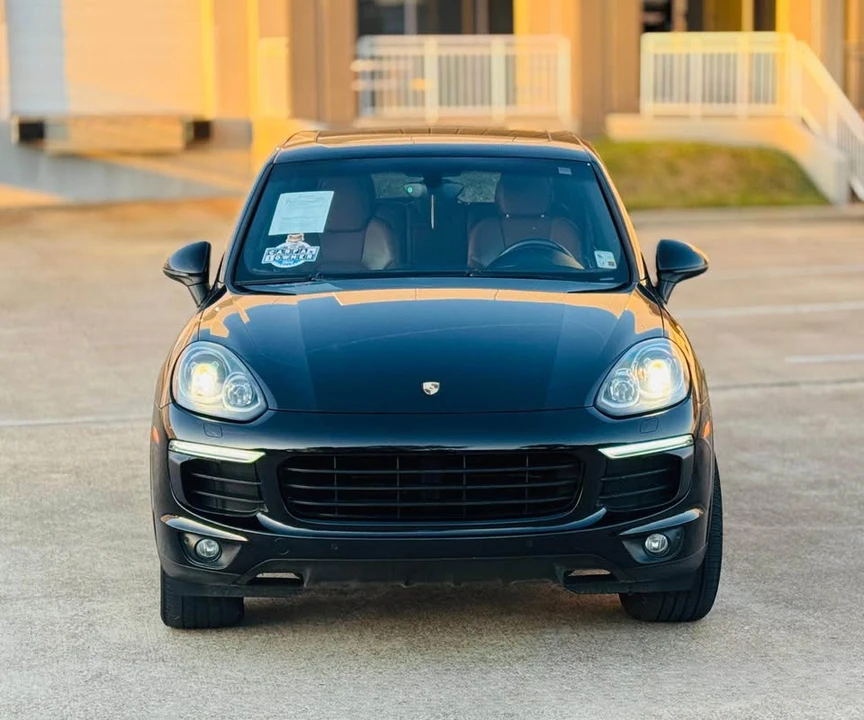 2017 Porsche 958 Cayenne - Image 2 of 13