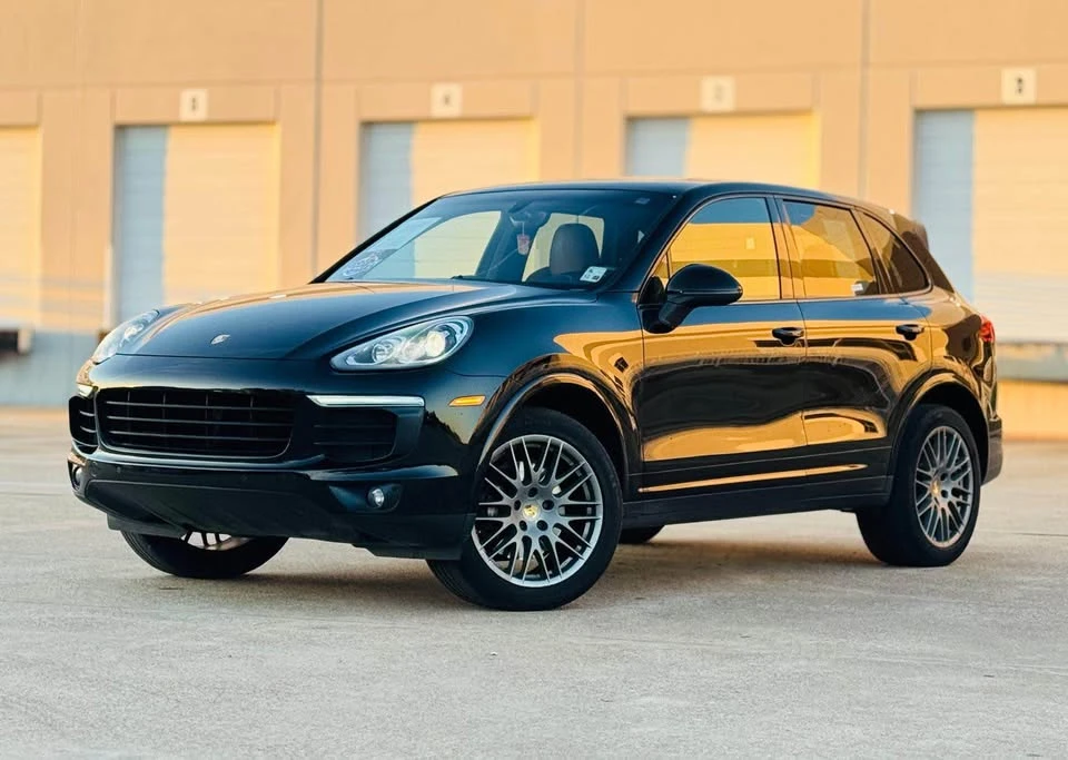 2017 Porsche 958 Cayenne - Image 8 of 13