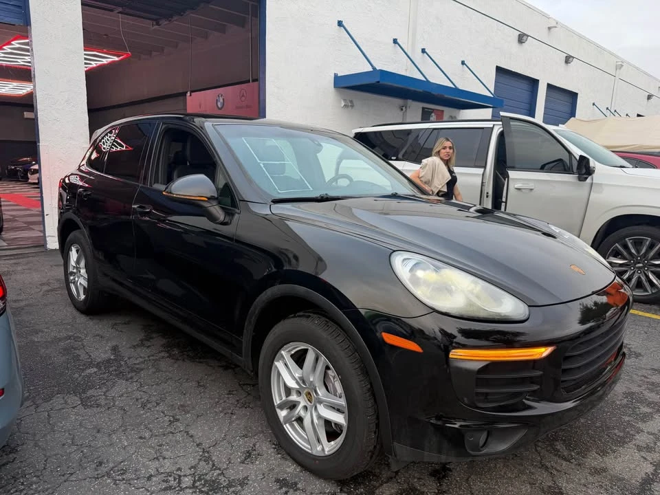 2017 Porsche 958 Cayenne - Image 8 of 8