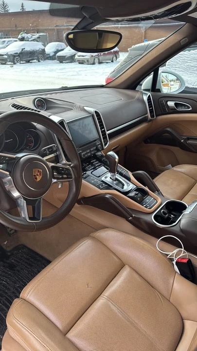 2017 Porsche 958 Cayenne - Image 8 of 10