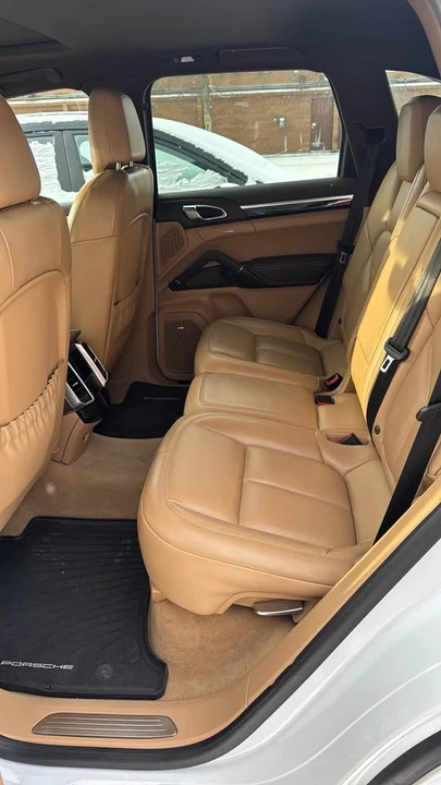 2017 Porsche 958 Cayenne - Image 10 of 10