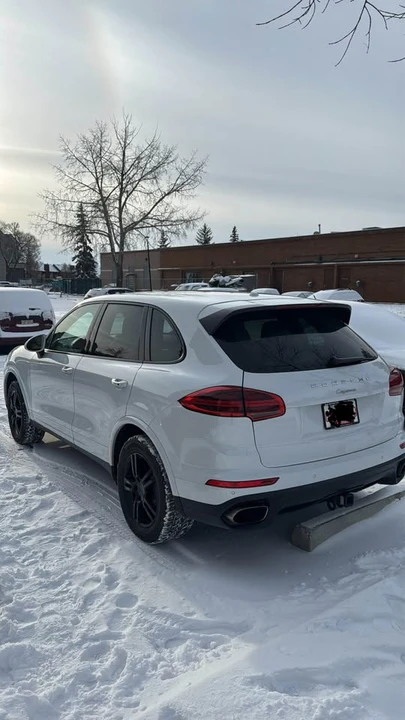 2017 Porsche 958 Cayenne - Image 4 of 10
