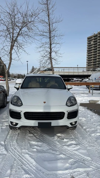 2017 Porsche 958 Cayenne - Image 2 of 10