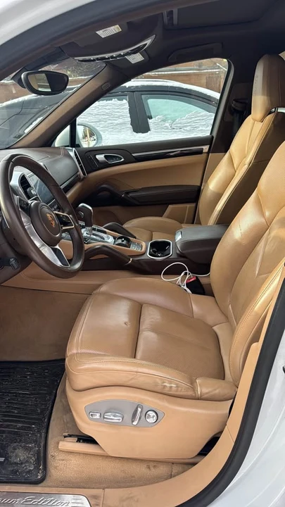 2017 Porsche 958 Cayenne - Image 9 of 10