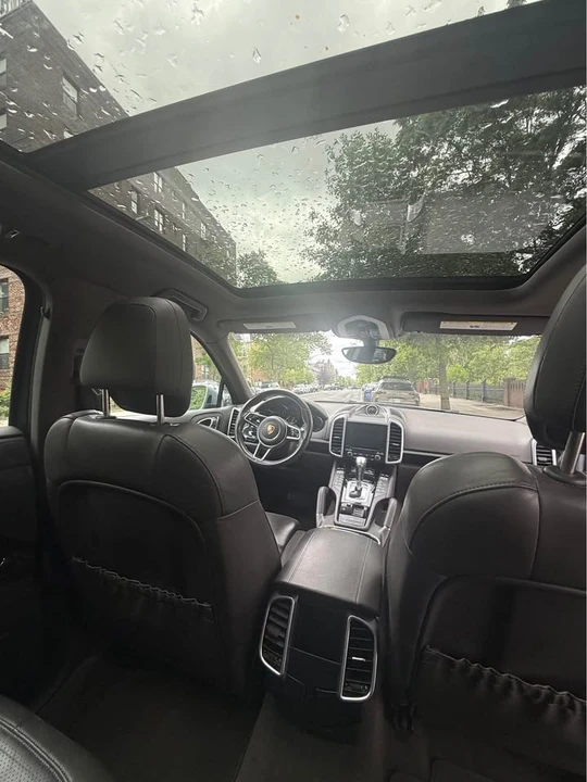 2017 Porsche 958 Cayenne - Image 12 of 18