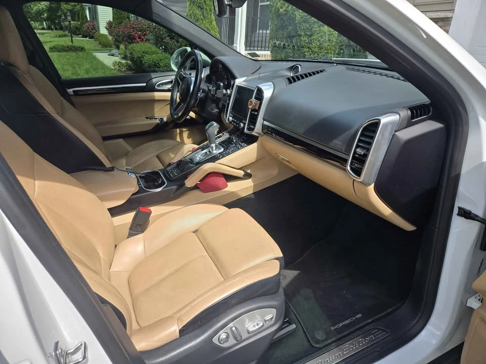 2017 Porsche 958 Cayenne - Image 9 of 13