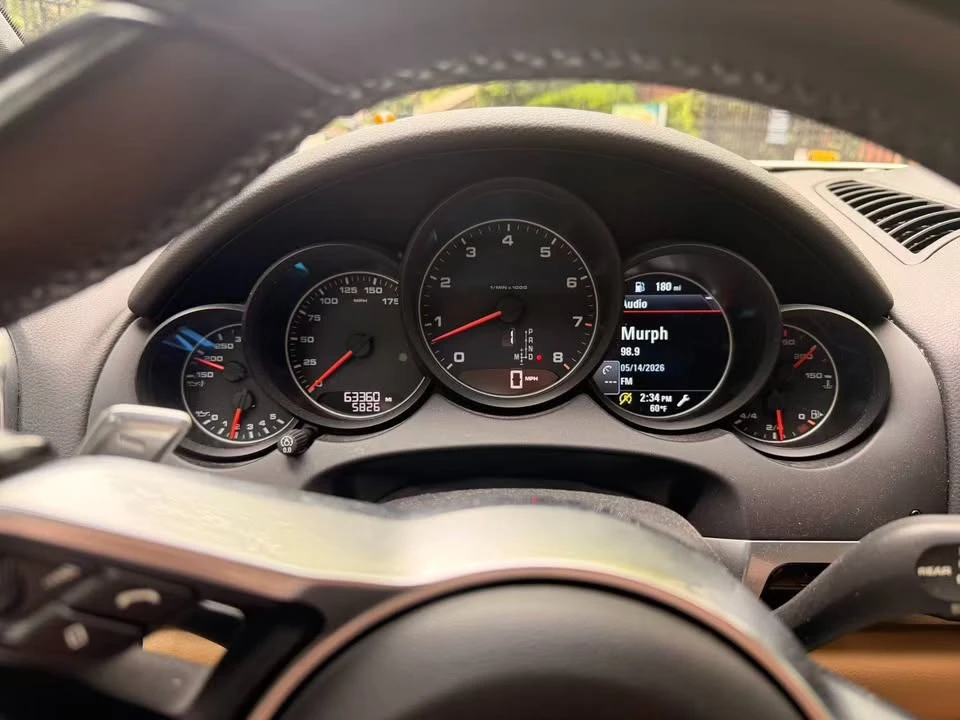 2017 Porsche 958 Cayenne - Image 2 of 4