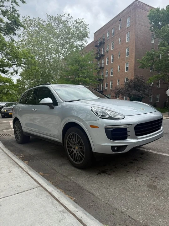2017 Porsche 958 Cayenne - Image 2 of 18