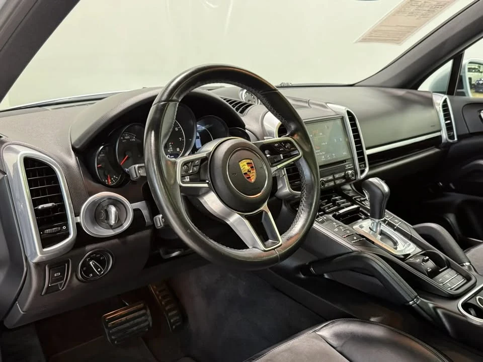 2017 Porsche 958 Cayenne - Image 13 of 20