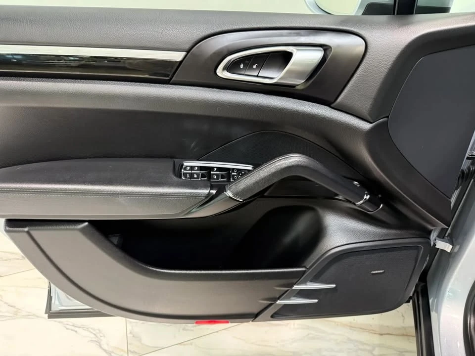 2017 Porsche 958 Cayenne - Image 11 of 20