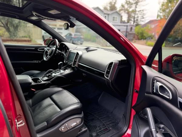 2017 Porsche 958 Cayenne - Image 8 of 12