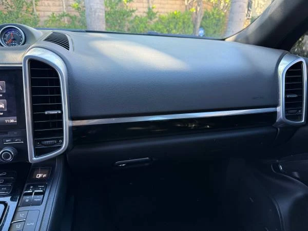2017 Porsche 958 Cayenne - Image 12 of 21