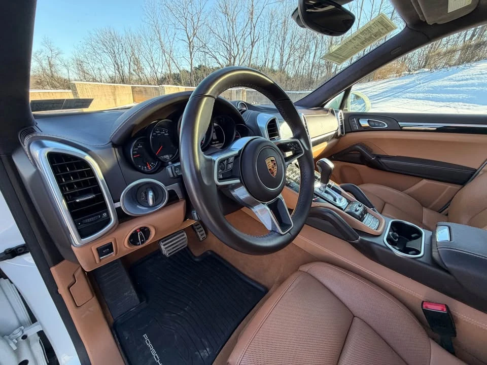 2017 Porsche 958 Cayenne Turbo - Image 11 of 16