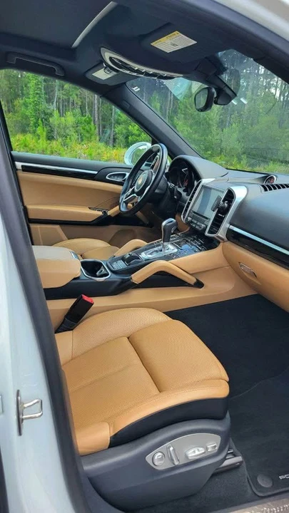 2017 Porsche 958 Cayenne - Image 6 of 10