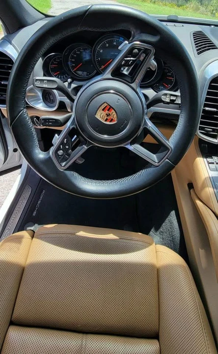 2017 Porsche 958 Cayenne - Image 9 of 9