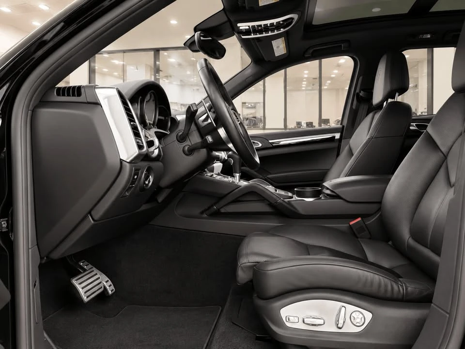 2017 Porsche 958 Cayenne - Image 10 of 18