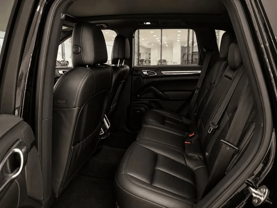 2017 Porsche 958 Cayenne - Image 11 of 18