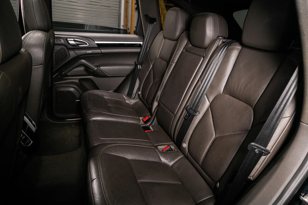 2017 Porsche 958 Cayenne - Image 24 of 31