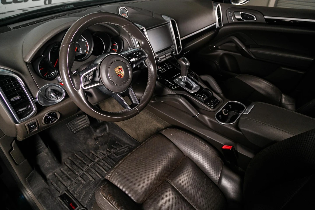 2017 Porsche 958 Cayenne - Image 6 of 31